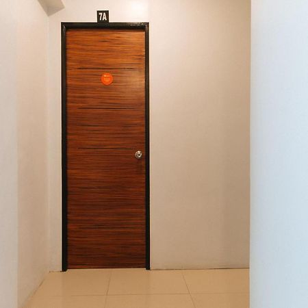 Reddoorz Near Quiapo Church Маніла Екстер'єр фото